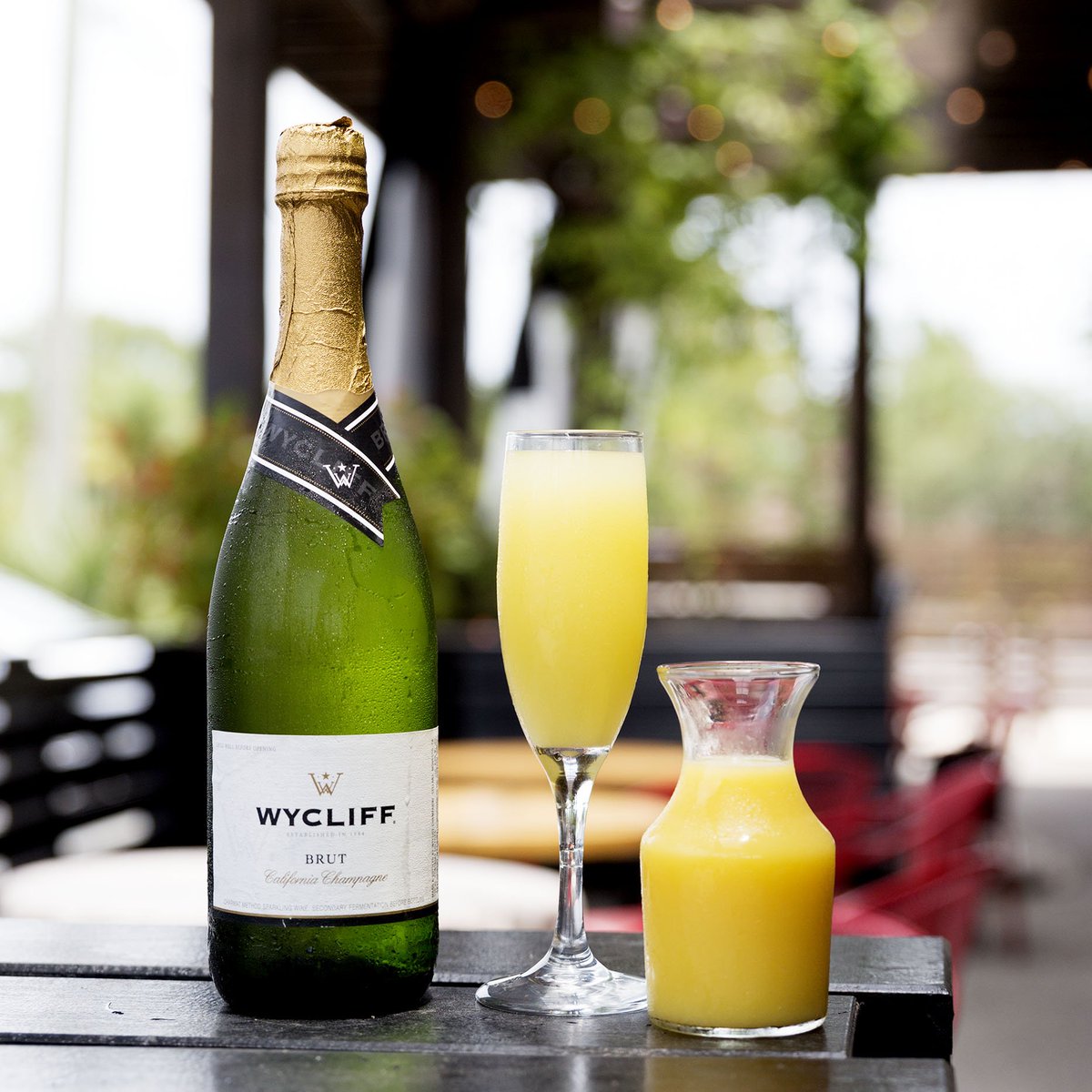 hoptinger's tweet photo. Bottomless mimosas โ catnip for women. ๐ฅ๐๐๐ฝ #hoptinger #904brunch #yas https://t.co/mpTC9I0TIt