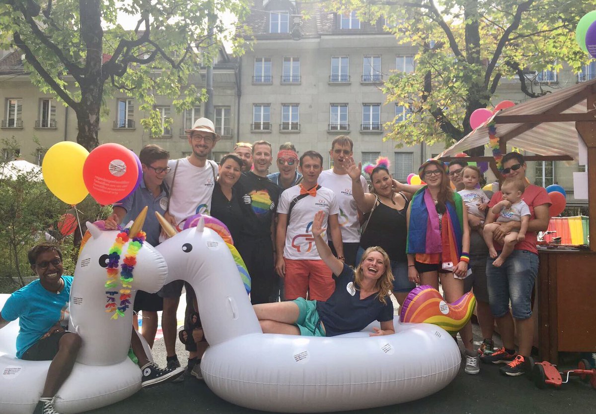 LGBTfamilie's tweet photo. @LGBTfamilie Famiglie arcobaleno tutti pronti a @pride_2018 Lugano✨💖👌🏻 https://t.co/cF6mw24yMc
