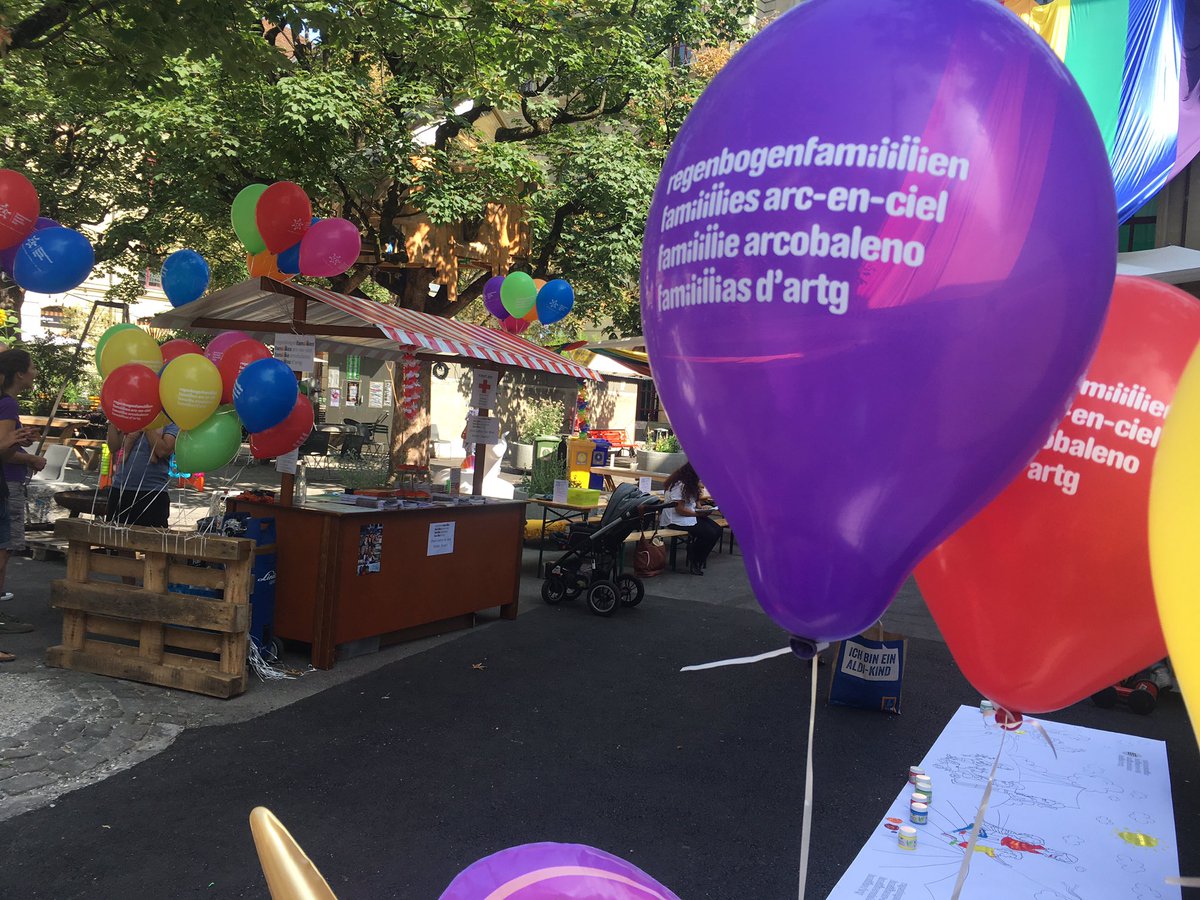 LGBTfamilie's tweet photo. @LGBTfamilie Famiglie arcobaleno tutti pronti a @pride_2018 Lugano✨💖👌🏻 https://t.co/cF6mw24yMc