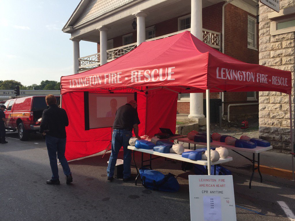 LexingtonFD's tweet photo. Come take Hands-Only CPR. 10 minutes, save a life! #ComFest17 #LFD https://t.co/rjEFKKkcw2