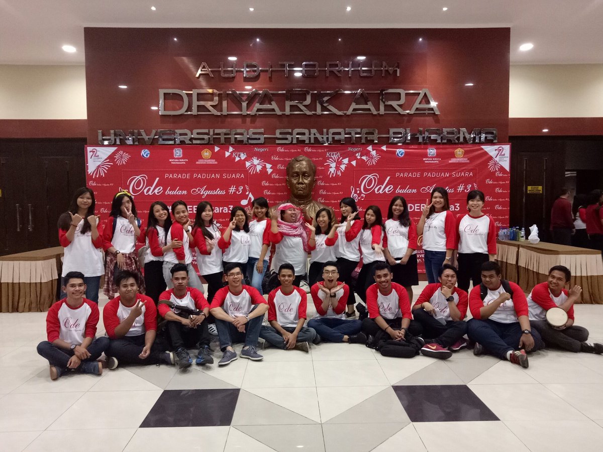 DutaVoice's tweet photo. SING FROM YOUR HEART! @BbyYogya @DutaVoice #ODEBentara3 #ODE3Yogya_UKDW https://t.co/1bELY0kvNP
