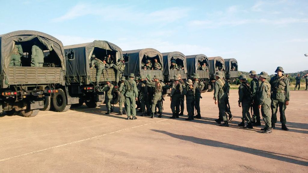 Vehículos logísticos del Ejército Bolivariano DIKHSIWXUAArYRa