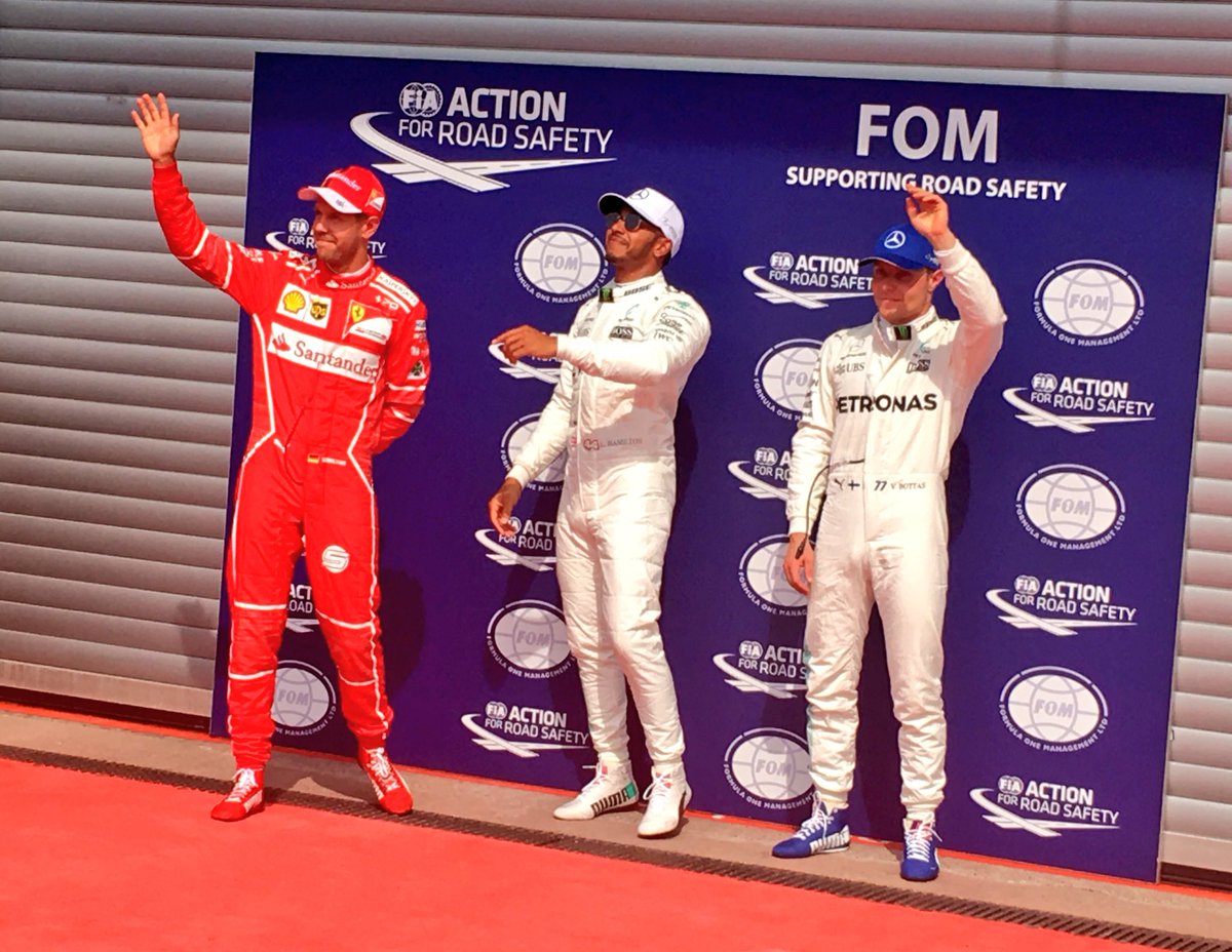 ScuderiaFerrari's tweet photo. 👋🏼 #Seb5 #Quali #BelgianGP https://t.co/ixteWTLb4o