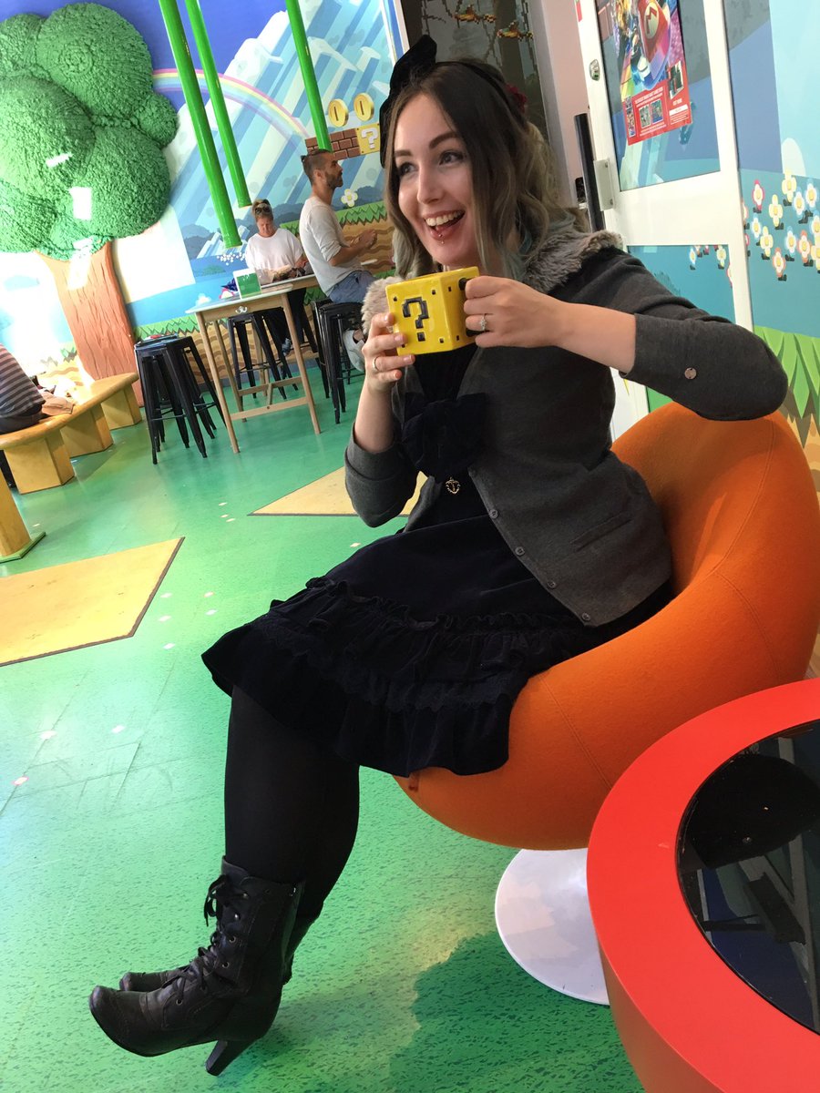 Ciwiel's tweet photo. When you get your daily caffeine @webhallen #bluepotion https://t.co/qZf3b2PXRD
