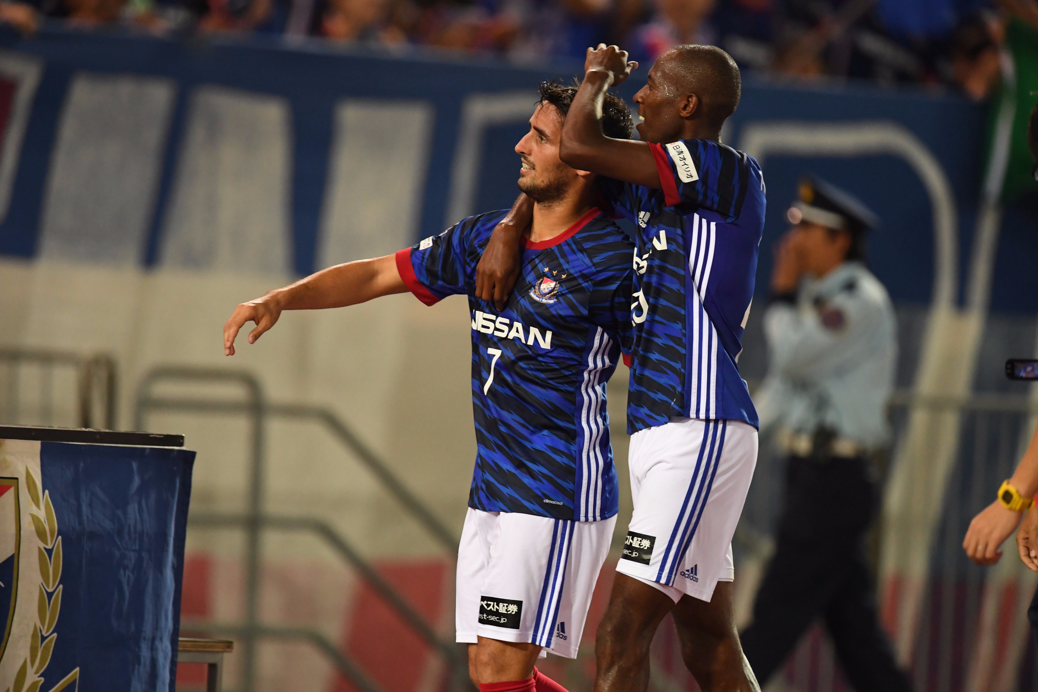 サッカーダイジェスト 新着記事 J１採点 寸評 横浜 １ ０ Fc東京 不敗記録 を更新させた助っ人cfが文句なしのmom T Co Wet4daftlg 横浜f マリノス Marinos Fc東京 Fctokyo 採点 Jリーグ T Co Xsce8h4c7i Twitter