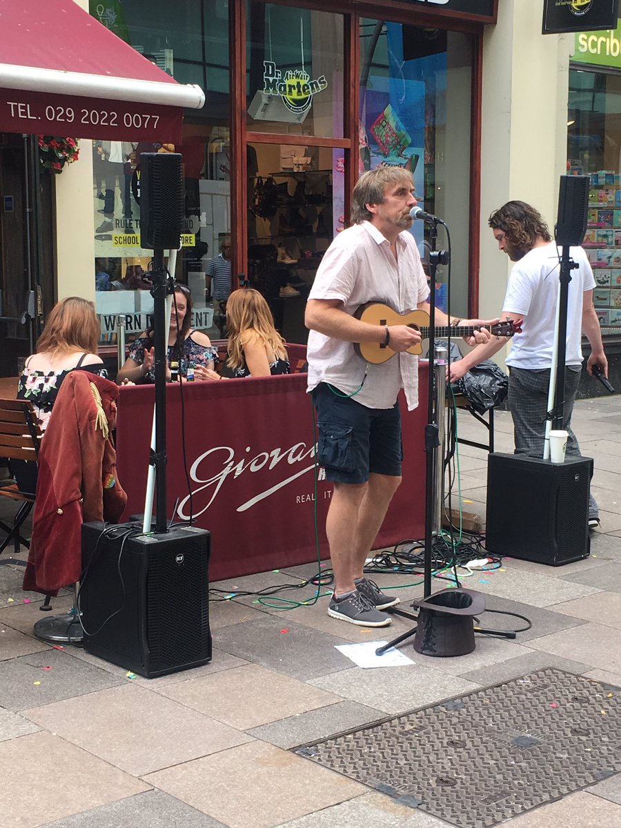 lisa_tann's tweet photo. Great performance by John Illingworth Smith singing for the crowds @MillaneArtsweek @prithb @_SpringtoLife https://t.co/ZSEU5ZE78M