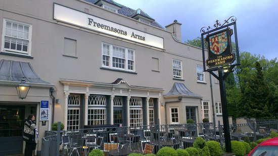 AmandaNZAllen's tweet photo. #summer #jewels #fashion #fun #Hampstead #BBQ Best London spot! @Freemasons_Arms Stella &amp; Dot pop up. ❤️my  new tee! https://t.co/NRk0qWvfXP https://t.co/gDU142mihX