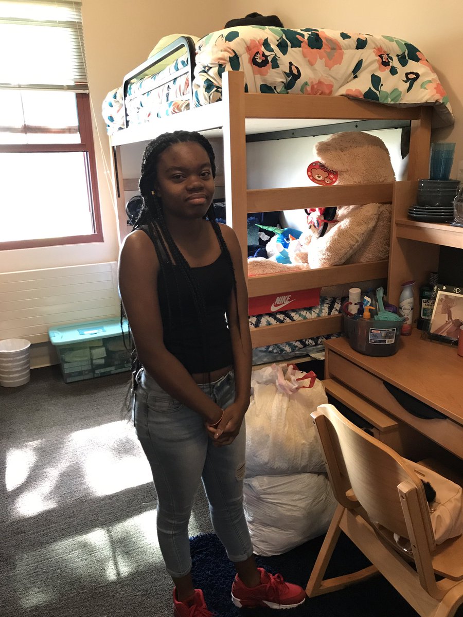 rocky6611's tweet image. Yesterday was hard but I'm so proud of my baby #DormMoveIn