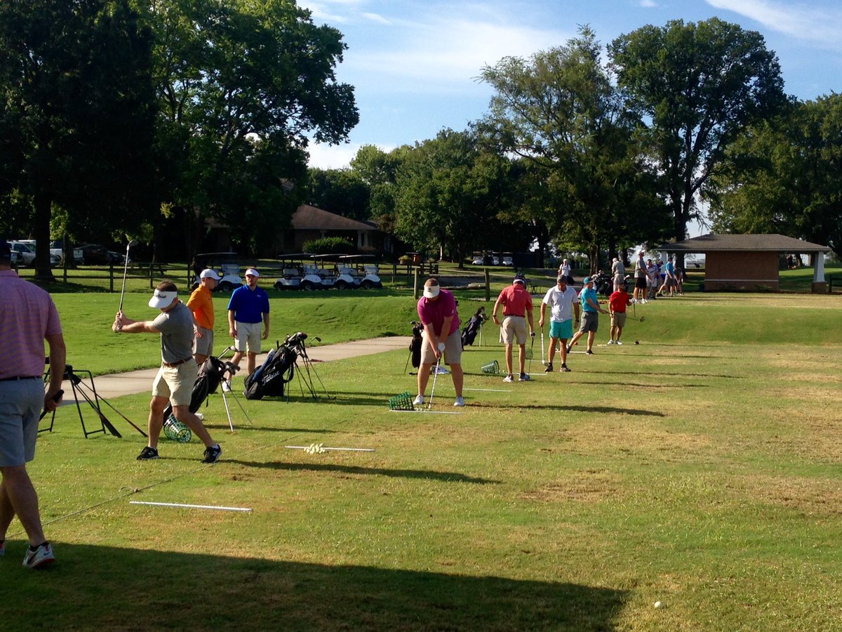 Ben_overholt1's tweet photo. The annual #EAFFL golf tournament commencing in 30 minutes. Practice time. https://t.co/P3aSOBQXSK