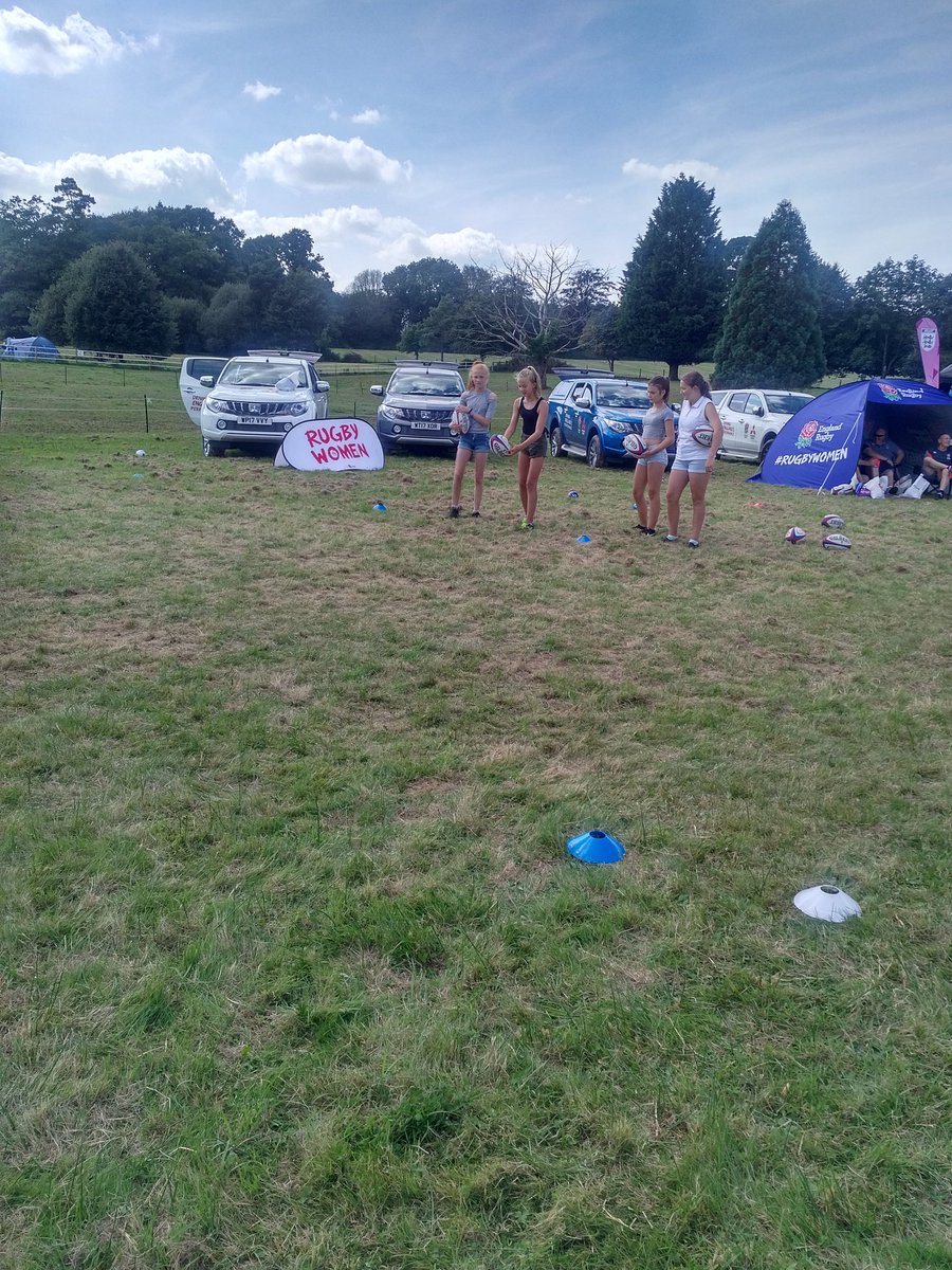 Picking up some tips from <a href="/HertsRDO/">Herts Rugby Dev Officer</a> and <a href="/EnglandRugby/">England Rugby</a> ahead of the #RedRoses tonight!