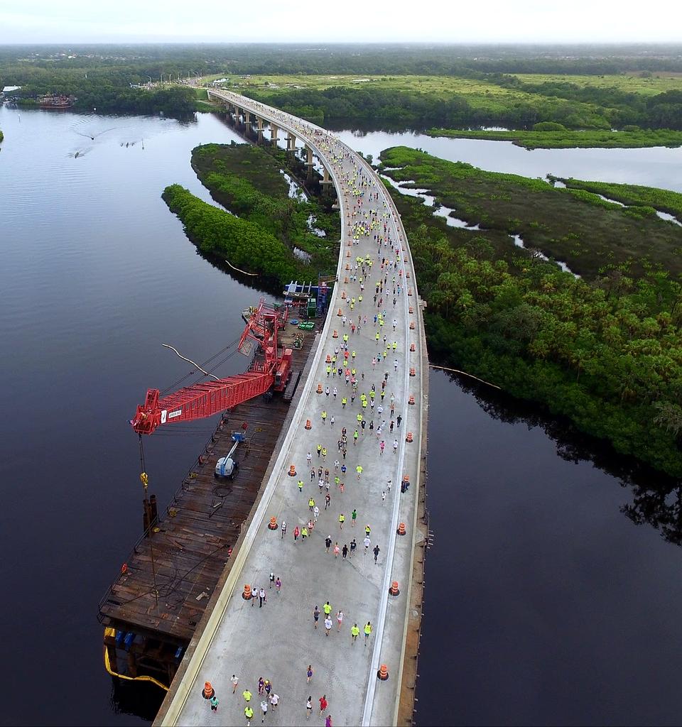 OnlineSouthland's tweet photo. Rocked the #FortHamer bridge run today. Over 2500 runners on our bridge! Great work #johnsonbros for representing. https://t.co/iMTVDc2aOQ
