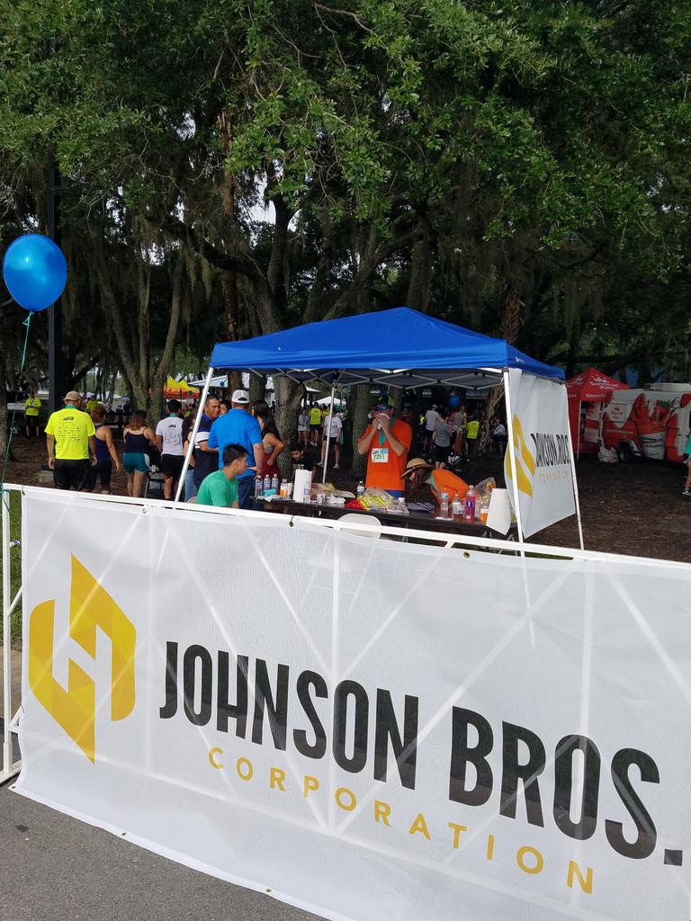 OnlineSouthland's tweet photo. Rocked the #FortHamer bridge run today. Over 2500 runners on our bridge! Great work #johnsonbros for representing. https://t.co/iMTVDc2aOQ