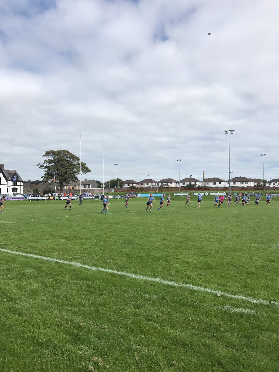 RugbyCoach4's tweet photo. HT Galwegians v Corintheans. Unfortunately standard is very poor. Tackling is dismal. Deserved penalty try for Corintheans for high tackle https://t.co/3QdvDv9dqo