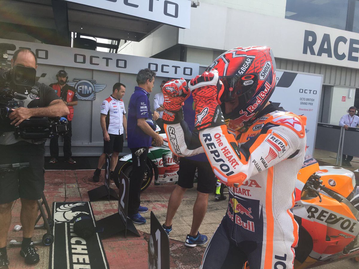 HRC_MotoGP's tweet photo. Awesome 71st POLE POSITION for @marcmarquez93, in 1'59.942 😱😱only rider under the 2' barrier ✊️ https://t.co/Nxt876U0M9