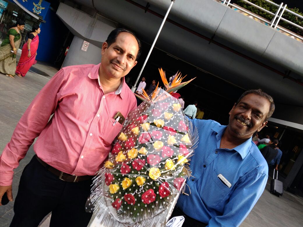 SAIENTER's tweet photo. Celebrations at airport https://t.co/WmdxTjcMmK