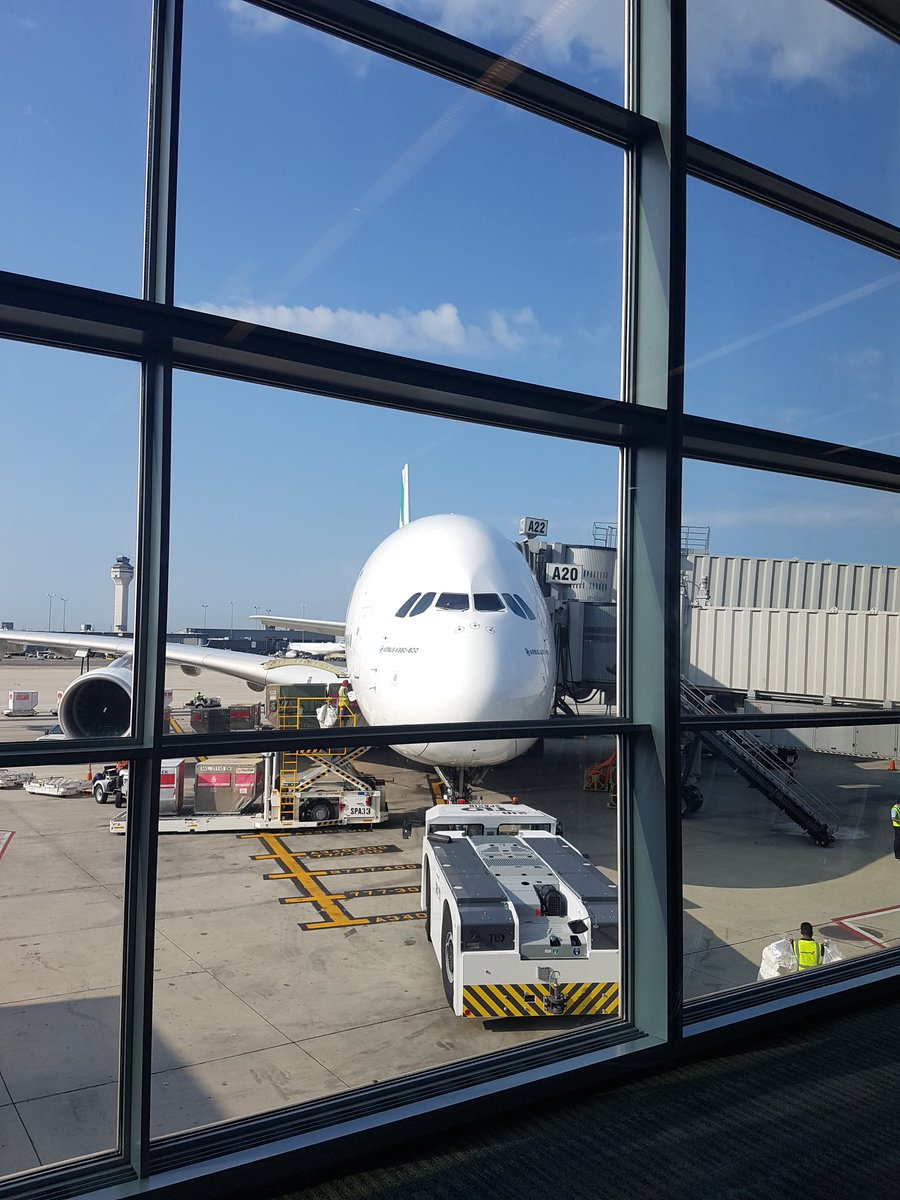 MustiDubai's tweet photo. What a fantastic bird. On my way from IAD to DXB with #emirates #a380 https://t.co/2XX3Ekxxlr