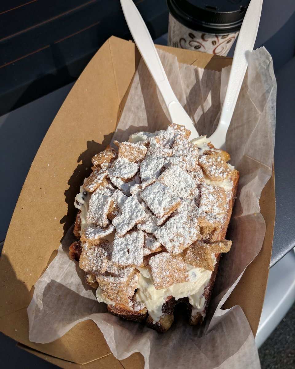 PecorinoRine's tweet photo. This place is insane. Waffle topped with cannoli cream, cinnamon toast crunch and powdered sugar.
🔥🔥🔥🔥🔥🔥🔥🔥🔥🔥🔥🔥🔥 https://t.co/MpnIwUtUW9