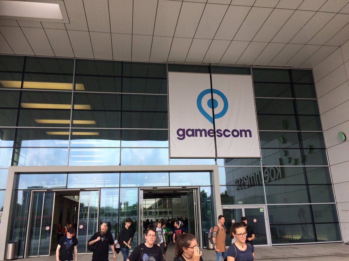 Mo_16_Moritz's tweet photo. Danke an alle Markierten und die, die nicht mehr passten, für eine so schöne #Gamecom2017. Trotz des Zwischenfalls war sie einfach legendär💕 https://t.co/zlnT8bDsdX