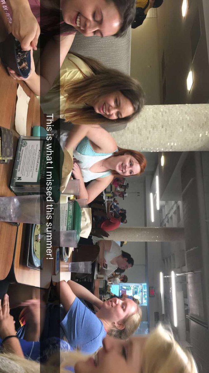 Miss_Kitten1067's tweet photo. 7 #ADPis went to dinner last night. The best ending of a near perfect day 🤗 https://t.co/tA2UHvcPd5