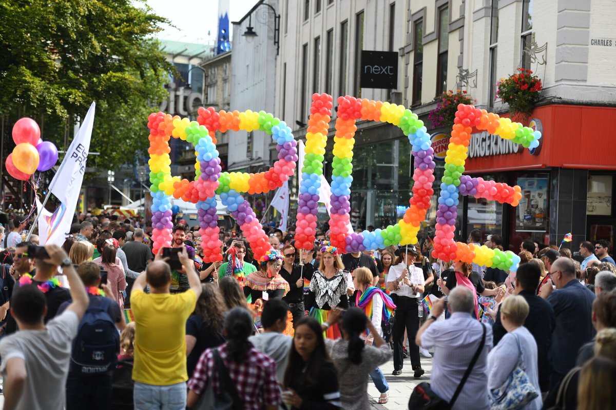 BBCWalesNews's tweet photo. Crowds take to the streets of Cardiff for @PrideCymru 🌈 #OurPride #CardiffPride
Pics courtesy of Matthew Horwood https://t.co/MdFMiB2Bvm