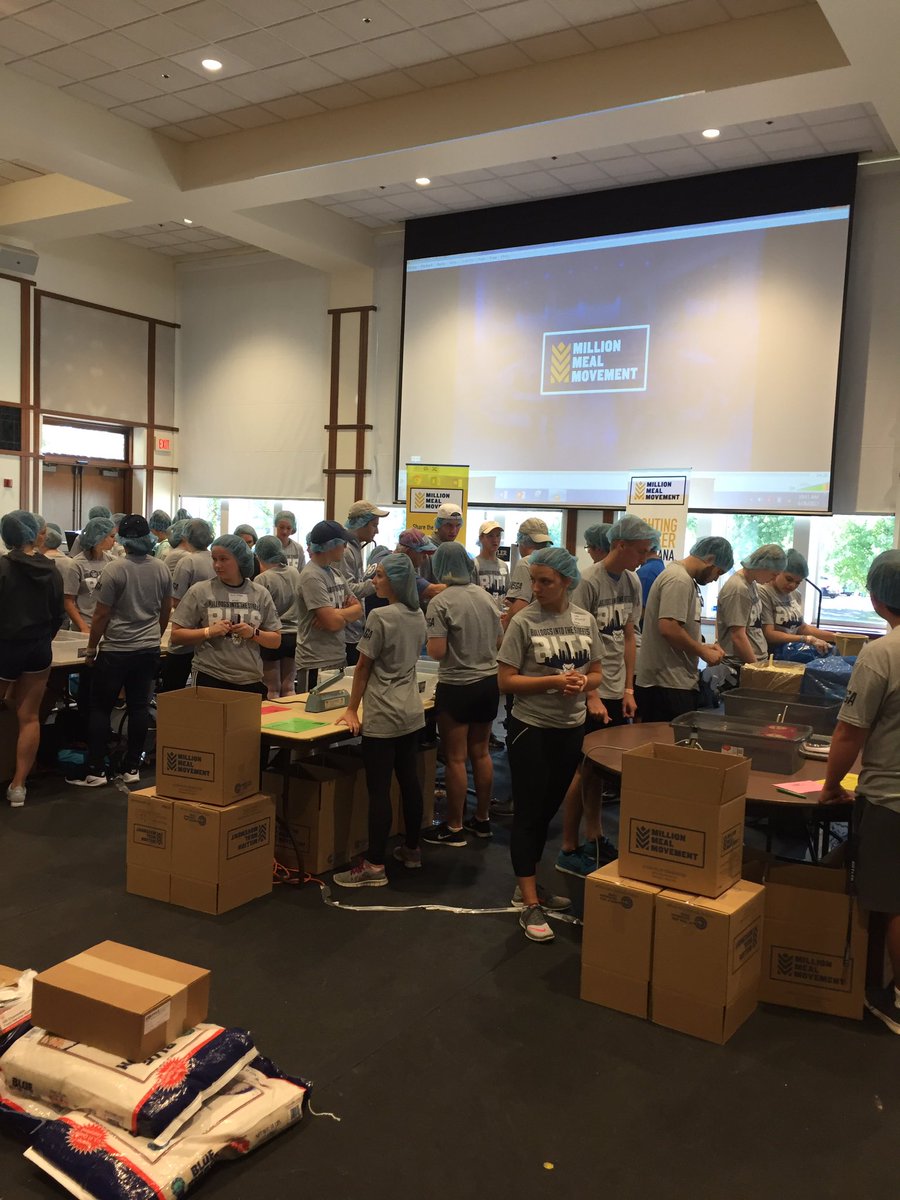 ScottGrotjan's tweet photo. Packing meals for Million Meal Movement Indianapolis. 2017 Bulldogs into the Streets. #BUServes #bits https://t.co/4UtgbGNu5d