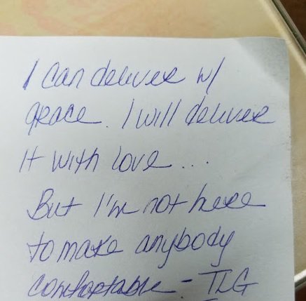 CandaceEWil's tweet photo. When you're ๐ w/ your mentor @tmlewis & she BLESSES YOUR LIFE, you grab a #StickyNote QUICKLY. #ImNotHereToMakeYouComfortable #SheBeRight https://t.co/CVvb7eXfBx