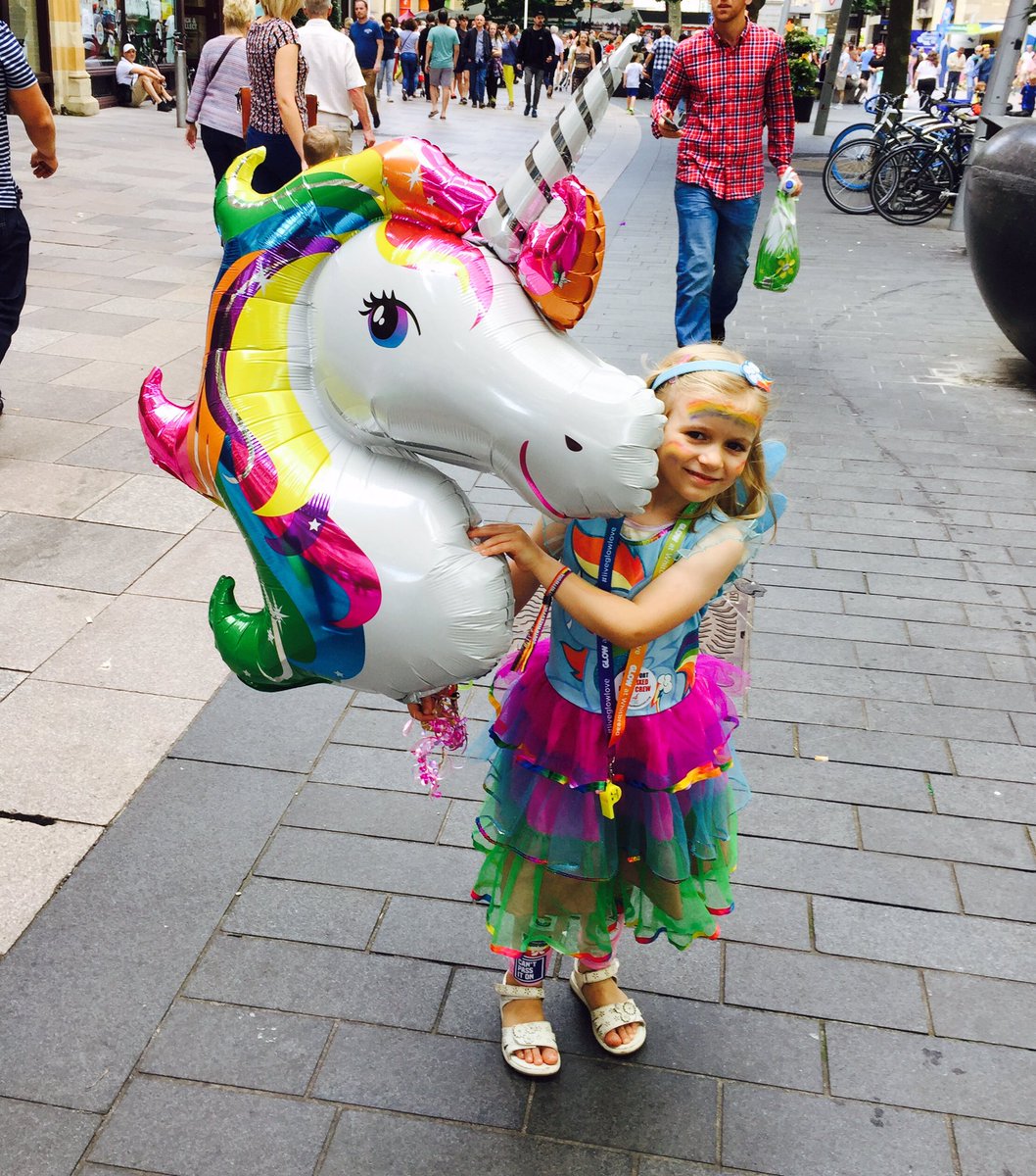 Jo_PHMed's tweet photo. If you'r at #PrideCymru &amp;see a man dressed as a unicorn,thank him from us4the balloon! very happy child thanks to his kindness! @PrideCymru https://t.co/4kt3WQBTFu