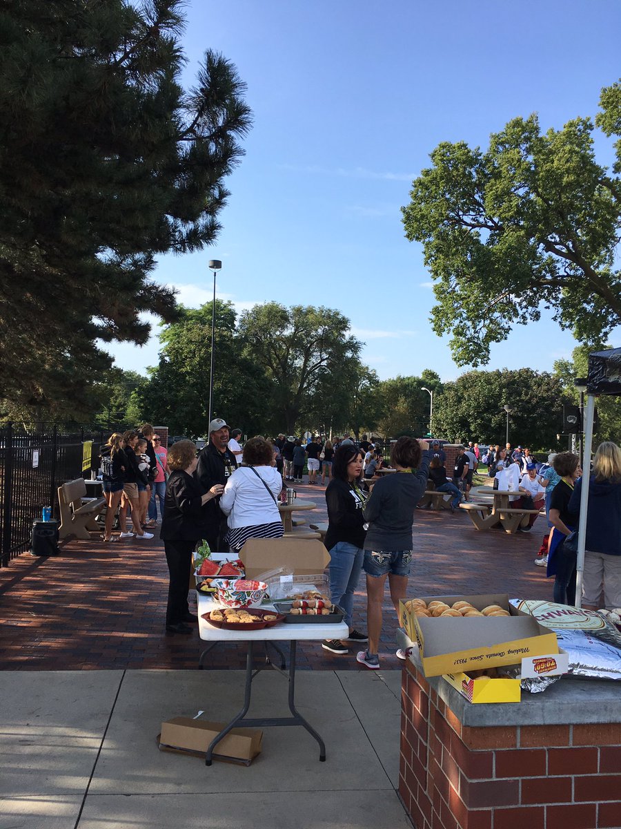 PWFBFanClub's tweet photo. Preseason tailgate scrimmage mid season form #pwolf https://t.co/PJglvFHaj6