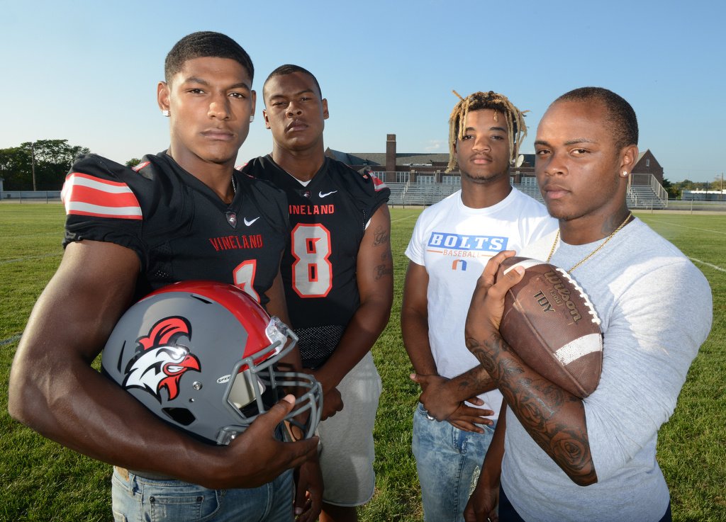 JoeWarnerPhoto's tweet photo. PHOTOS: https://t.co/XxTgYO081K
Vineland and Millville High School #football season preview https://t.co/0DN6hFHyjG