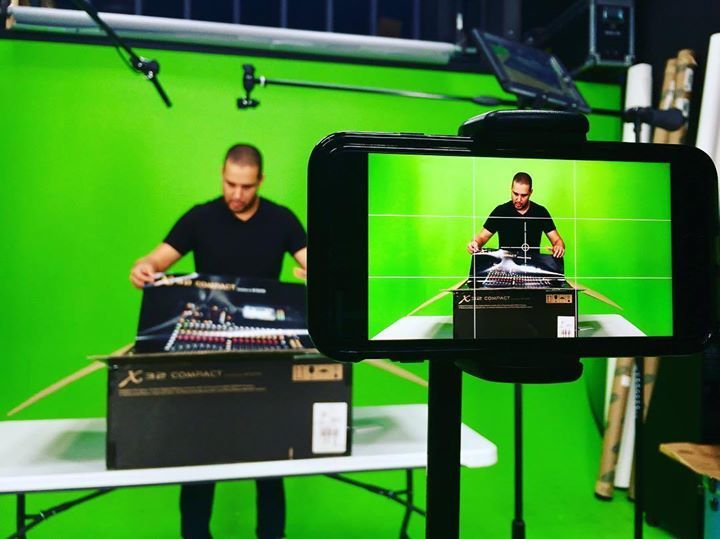 geekypop7's tweet photo. #x32compact en #DesempaqueQueSarisface pronto #SuscribeteAChurchTech&amp;Worship https://t.co/MZMCrUhPgi https://t.co/3y6zASrIxv https://t.co/gWo3sRp6Jg