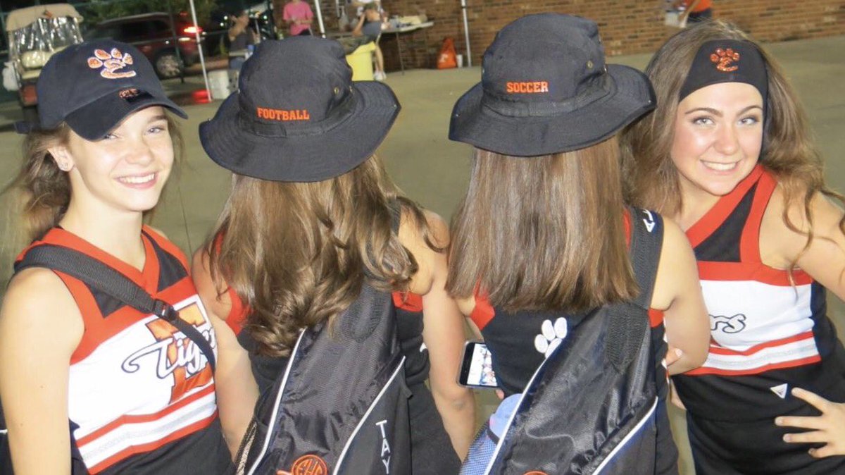 ehsdancerocks's tweet image. *** EHS Bucket Hat Sale****
E Paw - $20
Customize your hat - Add anything to back for an additional $10
Contact an EHS Dancer to purchase!