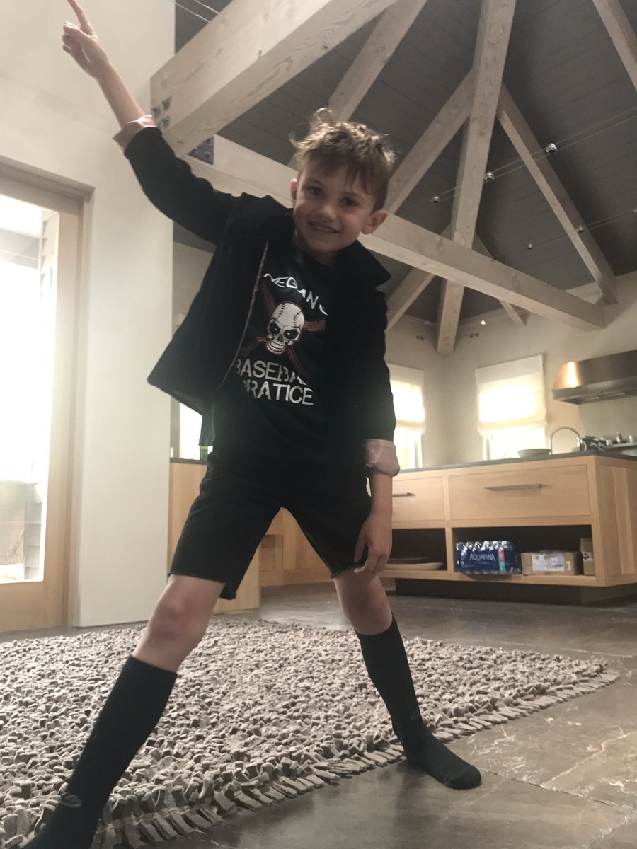 HilarieBurton's tweet photo. Dressed himself. @JDMorgan and I are so proud. Do they teach @acdc in 2nd grade music class?? https://t.co/gT5PkeCYsq