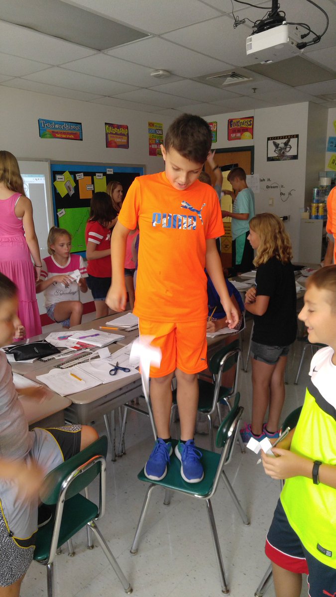 ShellieManes's tweet image. Getting our paper helicopters to have the longest flight time #STEM #foxc6strong #shineon