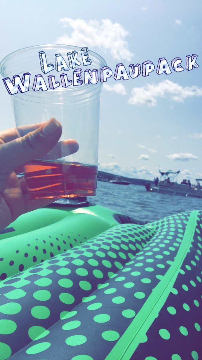 #WallyLakeFest #Wallypalooza 😎 (@ Lake Wallenpaupack in Hawley, PA) swarmapp.com/c/9peDEvAThO2