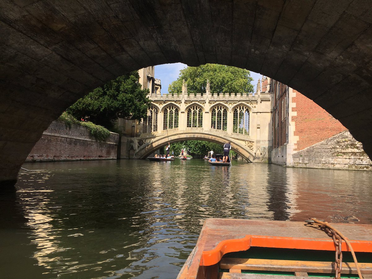 loubell_98's tweet photo. Finally ventured out on the River Cam, Cambridge is absolutely beautiful ❤️ https://t.co/yltO3XawaU