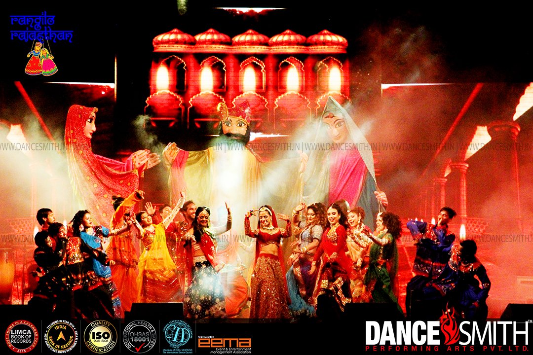 DanceSmithIndia's tweet photo. Grand performance to create magnificent show #Bollywoodperformance #RangiloRajasthan #LiveEntertainment #DanceSmith https://t.co/nrIDzgAe7a