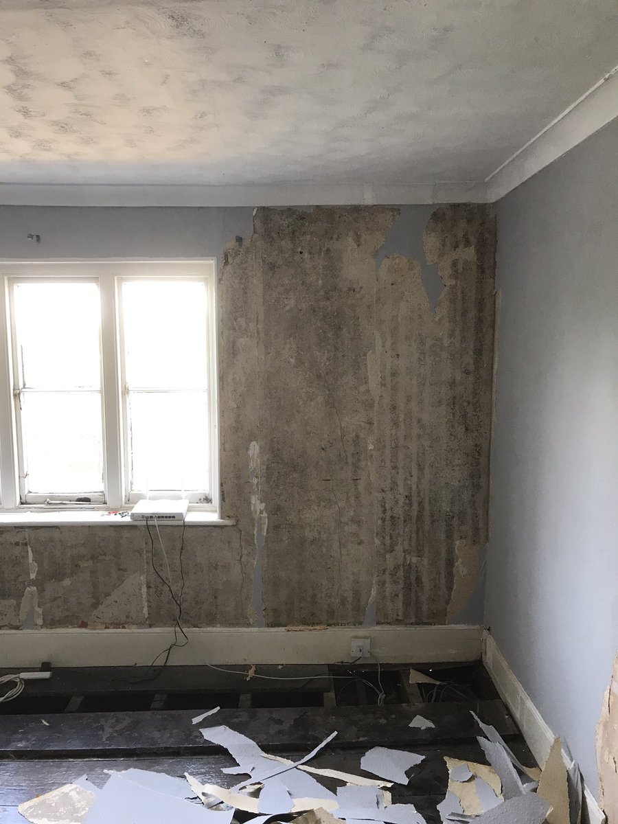 MandyBS's tweet photo. Whoever invented woodchip #wallpaper needs shooting The last time this room was decorated properly was in 1950 it seems #renovationproblems https://t.co/50sxmjLxVy