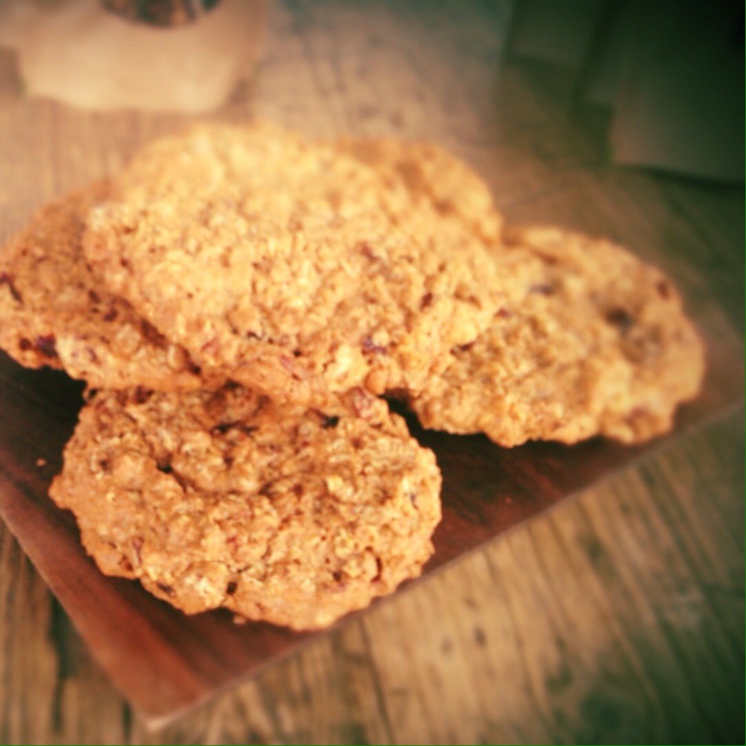 lucaskitchen_b's tweet photo. Our oat, cranberry &amp; pecan cookies, freshly baked today for the #NorthCrossRoad Market #foodpassion https://t.co/NUOkw13q7t