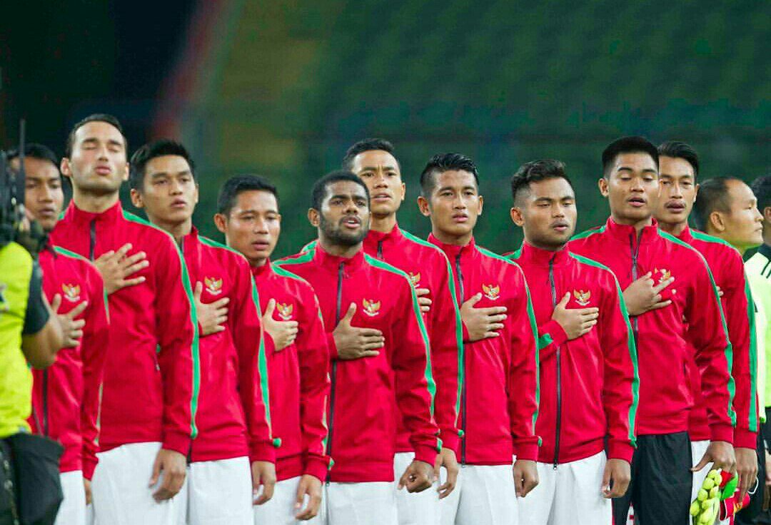 JANGAN MENANGIS GARUDA MUDA! TEGAKAN KEPALA KALIAN. PERJUANGAN KALIAN LUAR BIASA. MASA DEPAN MASIH PANJANG. SEMANGAT MENOLAK MENYERAH!