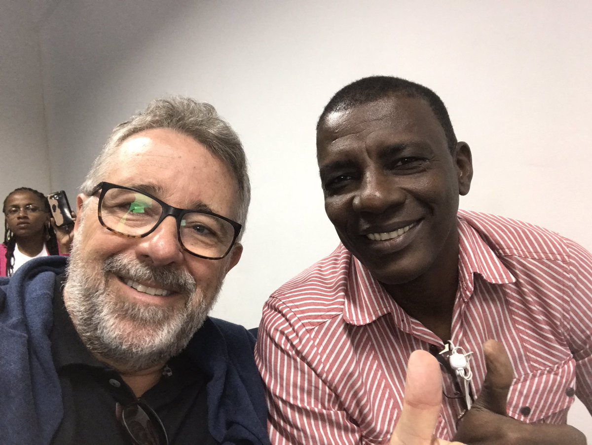 JorgeAvancini's tweet image. Com o ídolo Zé Carlos no evento da Confraria do Esporte 2017 que acontece agora na Universidade Católica de Salvador.