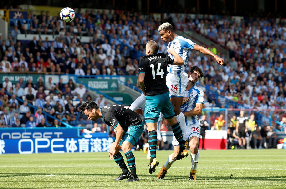 premierleague's tweet image. HALF-TIME #PL SCORES 

Crystal Palace 0-1 Swansea
Huddersfield 0-0 Southampton
Newcastle 1-0 West Ham
Watford 0-0 Brighton