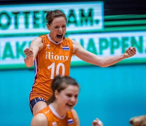 WCH ticket in the pocket🍾🎉💪 thanks for the support Rotterdam 🙆 #wchqualification #surf #feestje