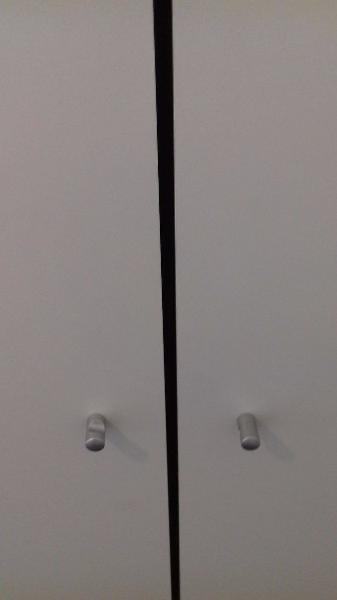 ccreech91's tweet photo. @Tesco I'm sure when buying a wardrobe it's not meant to have a gap over 1.5cms in the centre? Spent 4 hours assembling to find this! https://t.co/KEwthsuUkS