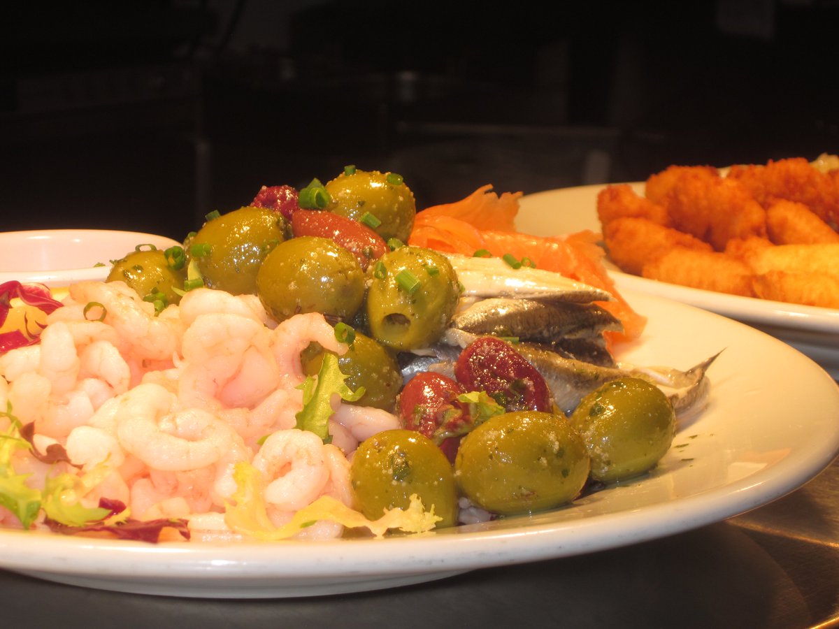 Join us at the Stubbing this sunny bank holiday weekend , Real Ale and great pub food served all day every day.