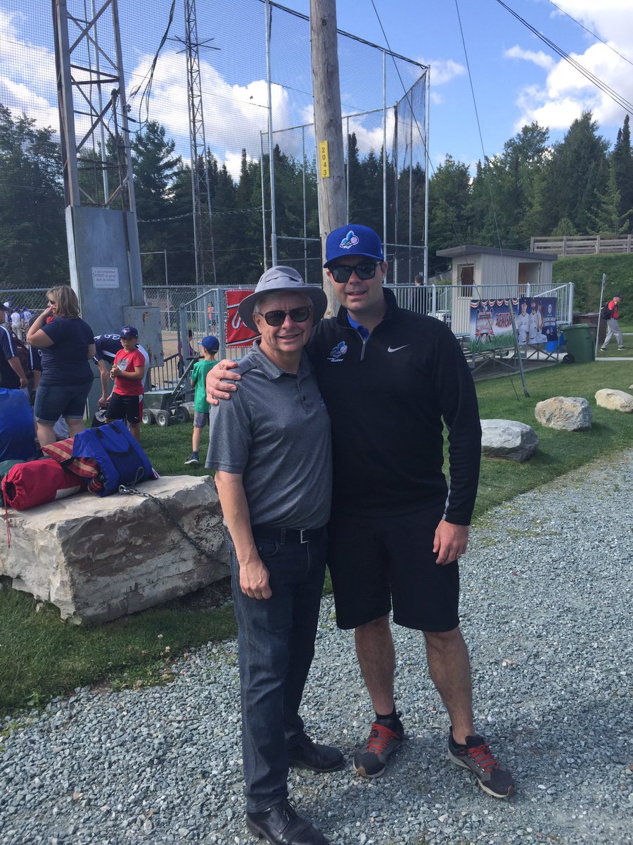MaxBQLamarche's tweet photo. #ChampionnatsBQ on débute la tournée en force! @JeanBoulais porte son fameux chapeau! @baseballquebec #BantamB https://t.co/NZ8Gz3ACwL