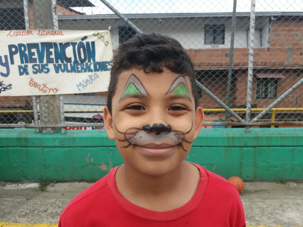 WorldVisionCO's tweet photo. En #Medellin nos unimos para darle a los niños y niñas, miles de sonrisas en el #FestivalDeLaNiñez https://t.co/97Z5T1mr6f