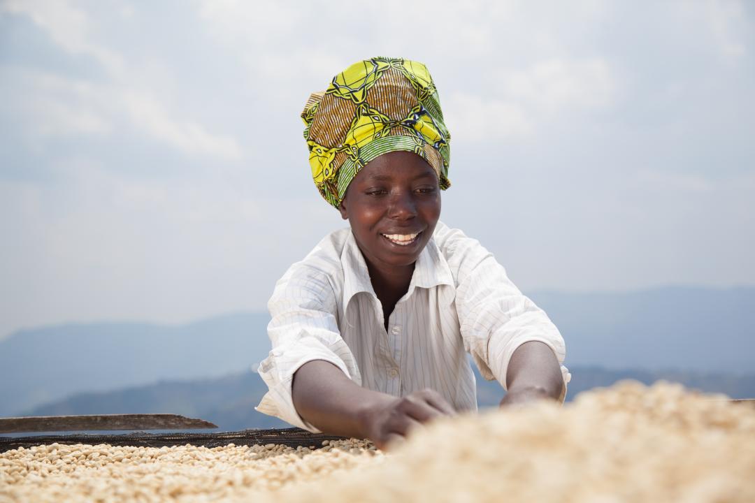 WBG_AgriFood's tweet photo. Providing rural child care services for female farmers in #Africa could help bridge the gender gap in #agriculture: https://t.co/MkCG0rVRnI https://t.co/xprE7wrweL