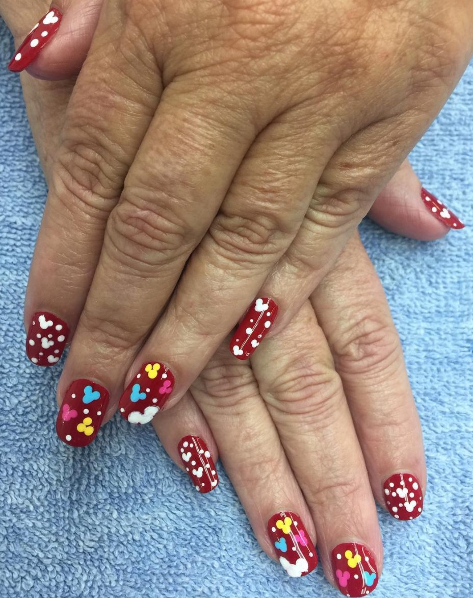 Peachy Nail Spot LLC på Twitter: "Summer #Disney theme #Nails by Eddie  #Disneyland #NailArt https://t.co/NiRTjEFIqw" / Twitter