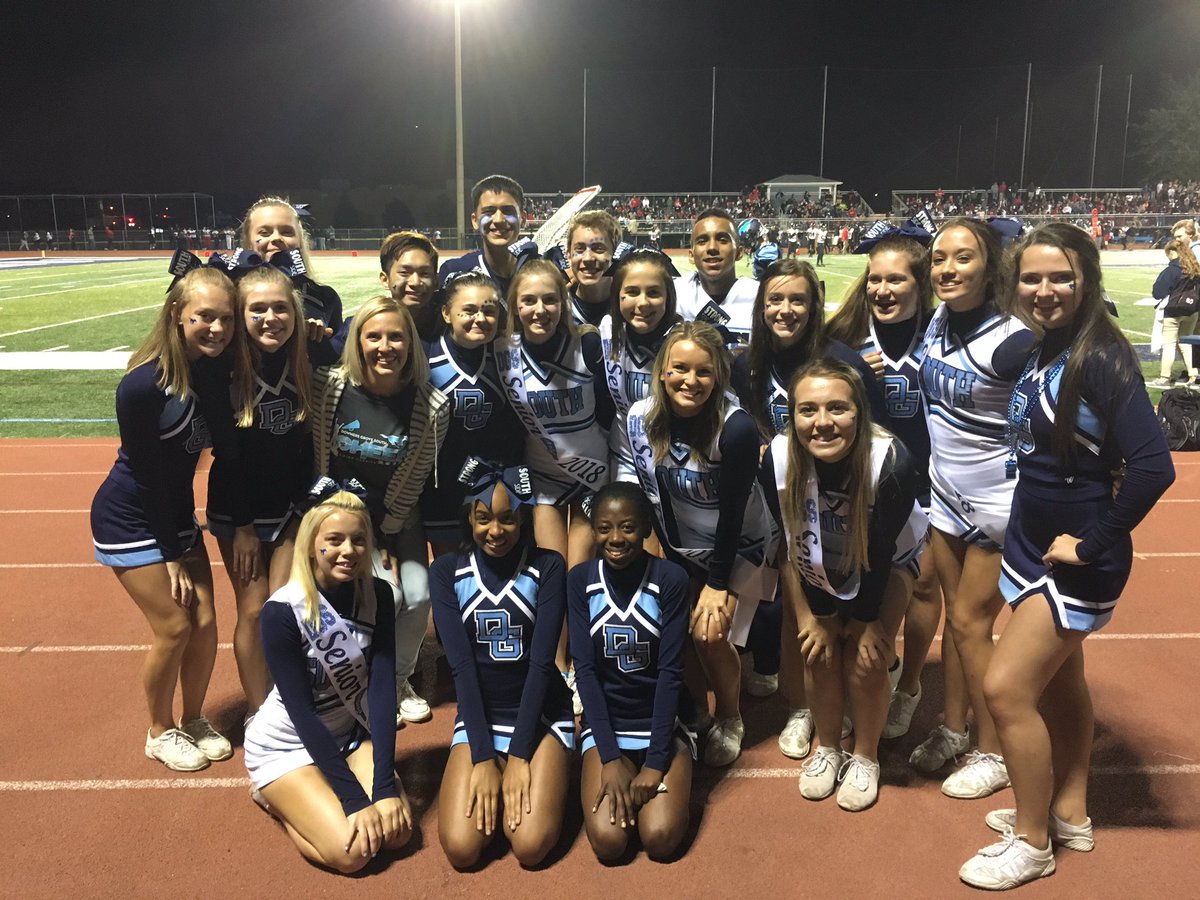DGS_Cheer's tweet photo. First Friday Under the Lights! Congrats to our Seniors! #DGSPride #wearedownersgrovesouth #proudcheermom https://t.co/41nOWEIFqu