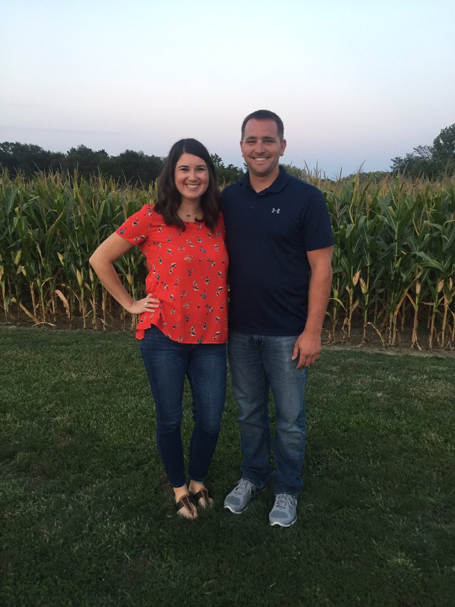 JessiAub's tweet photo. Took a little road trip over to the IL side last night for a surprise 30th. #CattlemanDanny & I fit right in amongst the cornfields. 🌽 https://t.co/FX59ZtV6MS